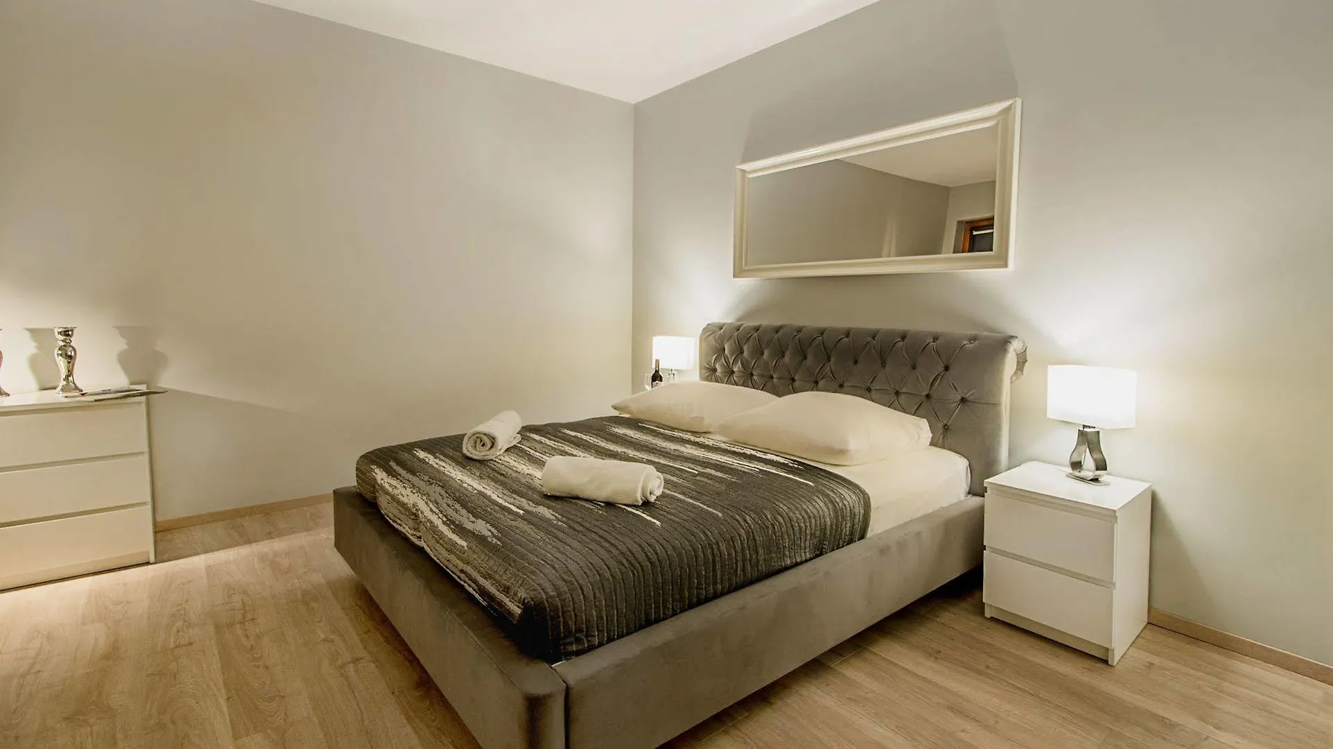 Angel City Center Krakow Aparthotel
