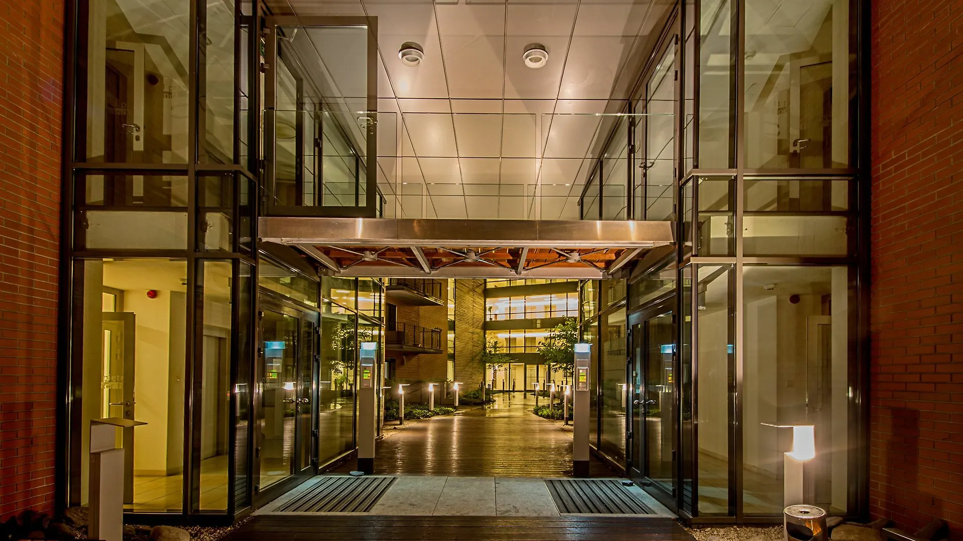 Angel City Center Krakow Aparthotel